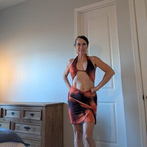 Summer Dress Size 6 / Medium in Orange and Purple